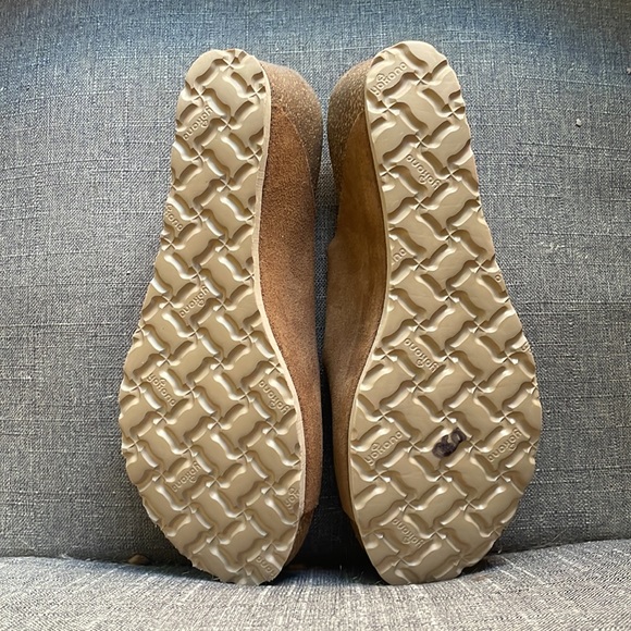 Brown suede wedge sandals. Yokono. - Picture 2 of 3